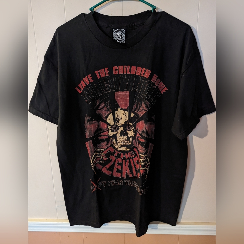 Leave the Children Home "The Skull" T shirt Adult Size Large Black